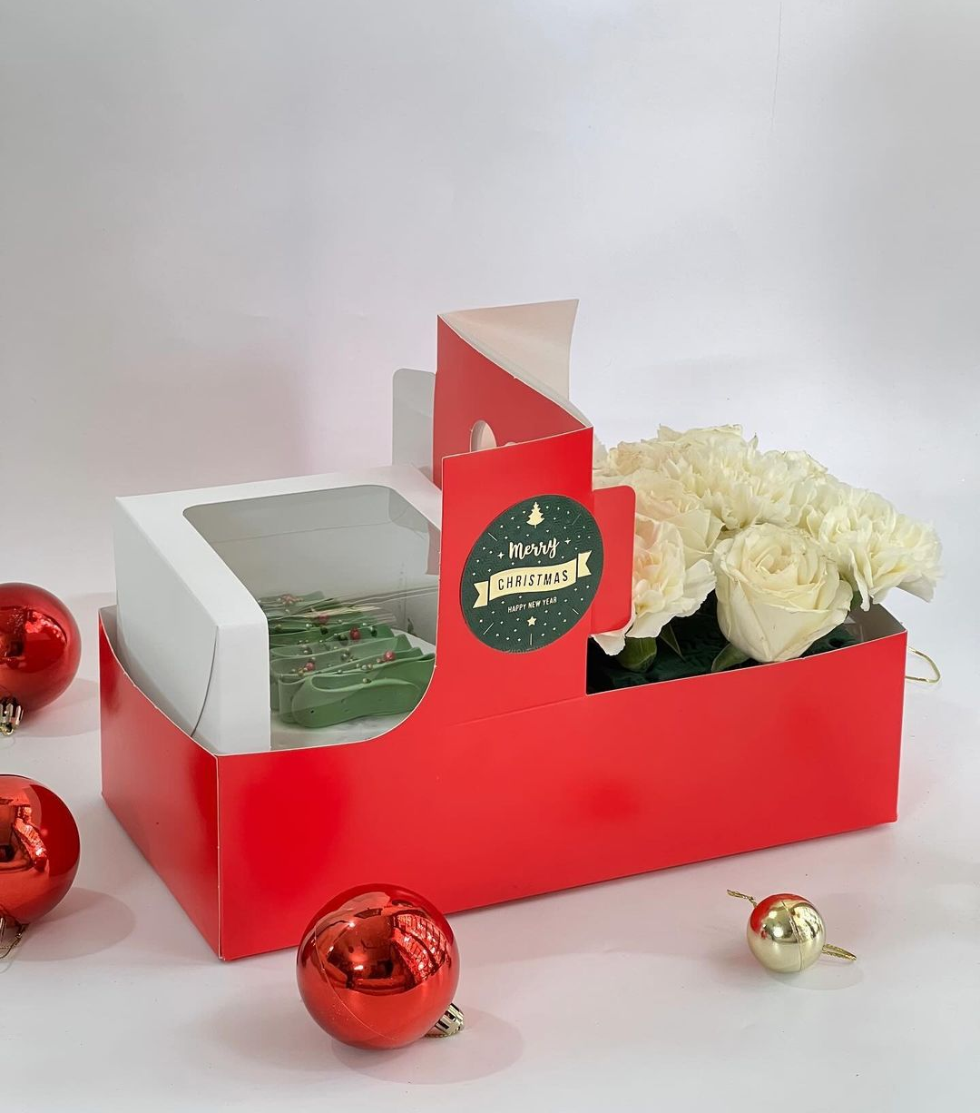 Beautiful Handle Hamper with Mini Cake Box